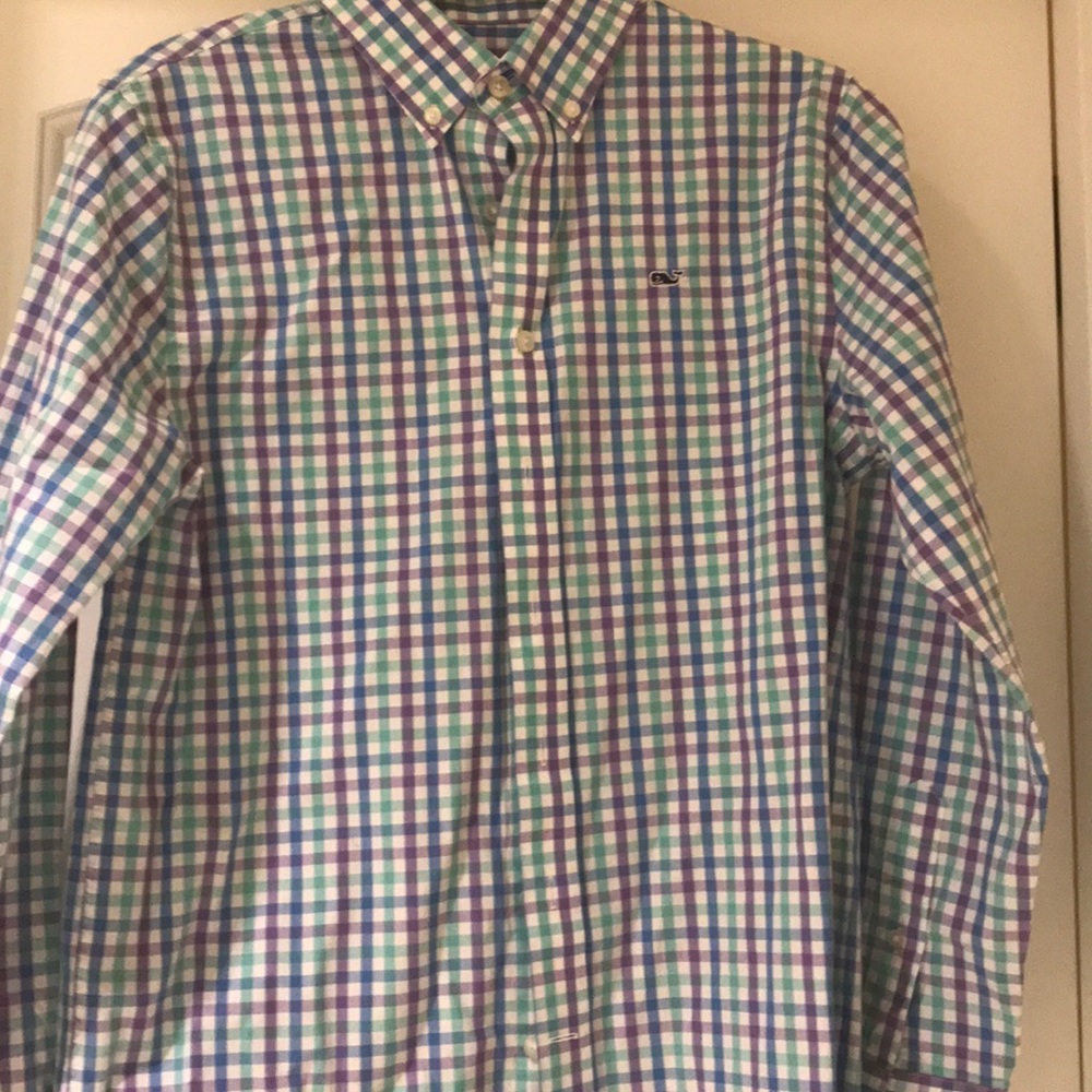 Vineyard vines button down shirt